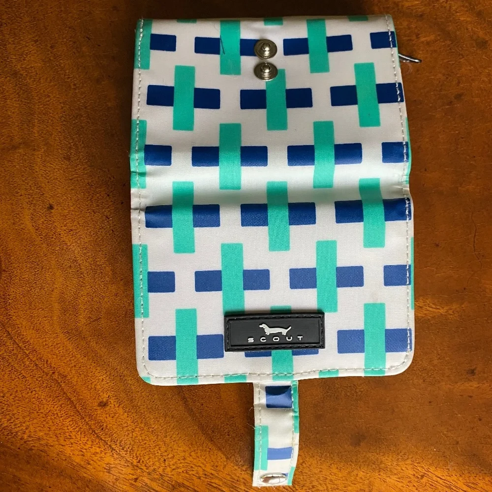 Scout wallet blue green white